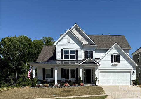 Photo of 348 W Waterlynn Road, Mooresville, NC 28117 (MLS # 4366702)
