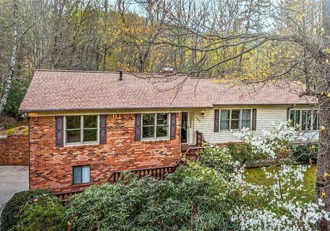 203 Haywood Knolls Drive Hendersonville NC 28791