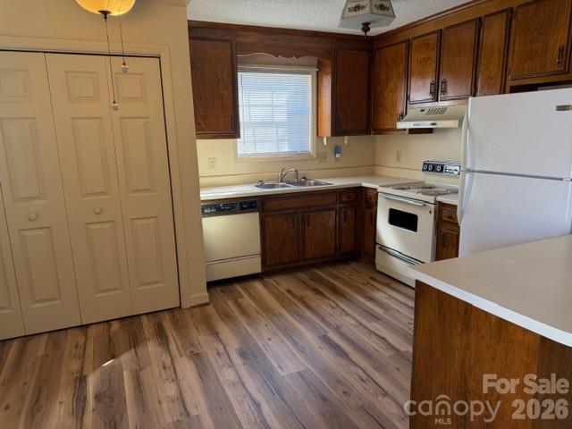 Laurelwood - Residential