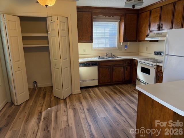 Laurelwood - Residential