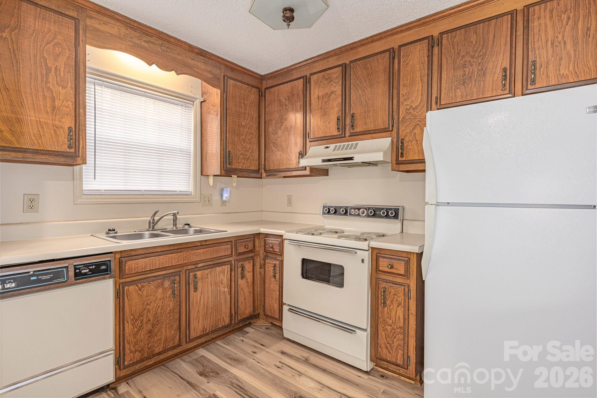 Laurelwood - Residential