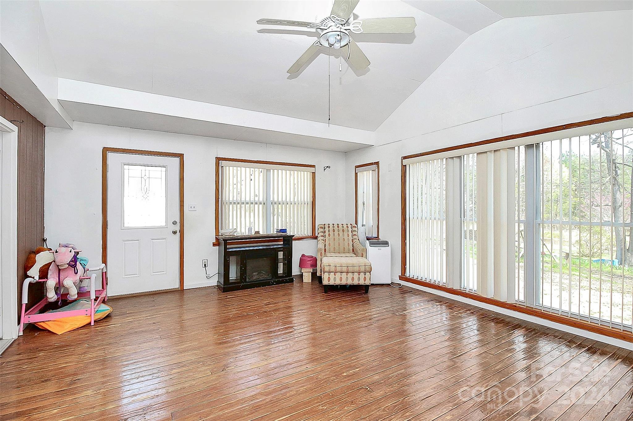 Country Oaks - Residential