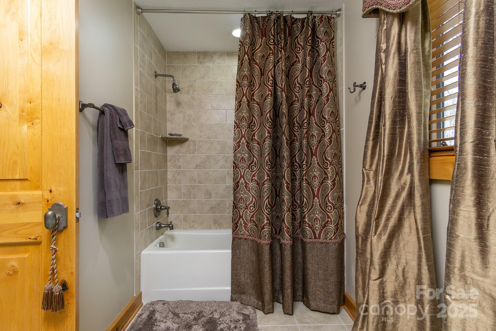 The Ridge Tops of Hawks Nest - Residential