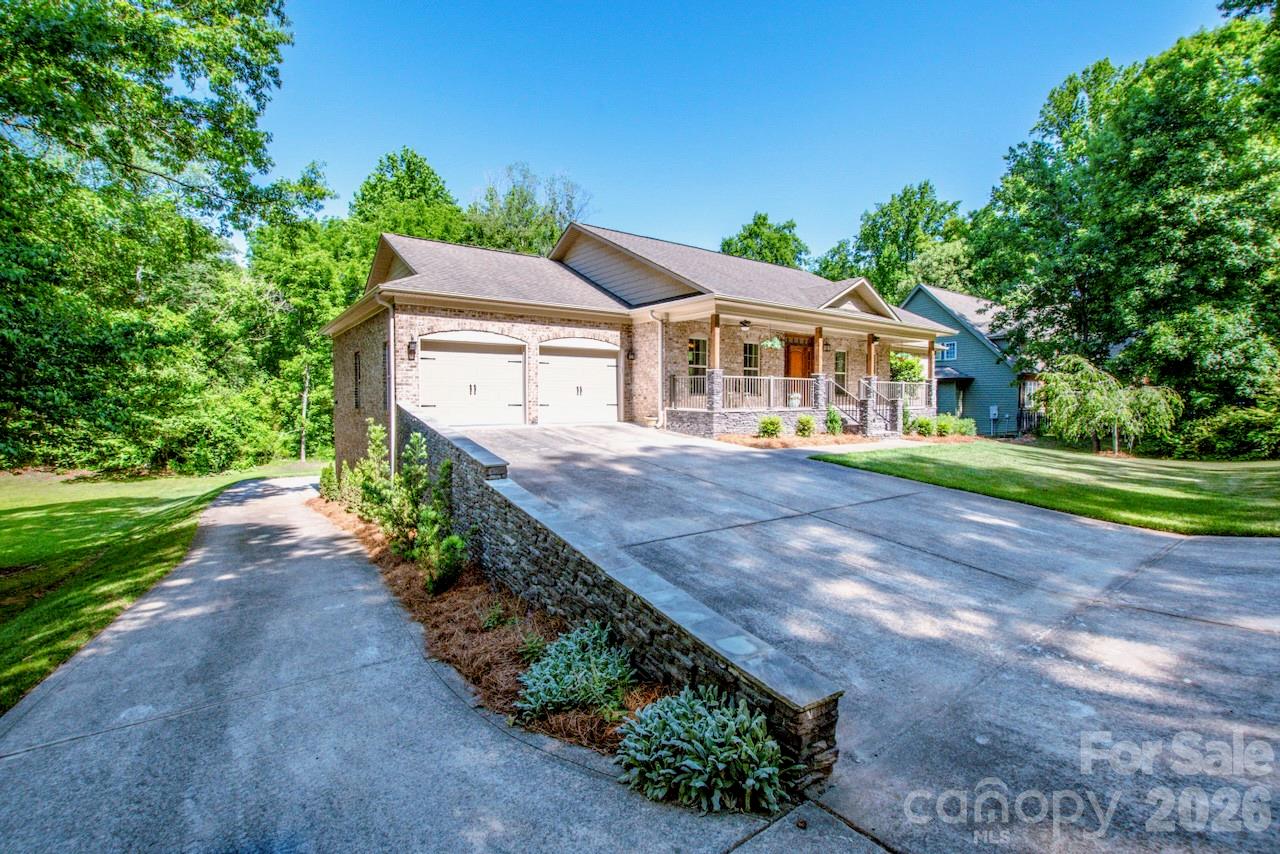 1345 Timberlane Terrace