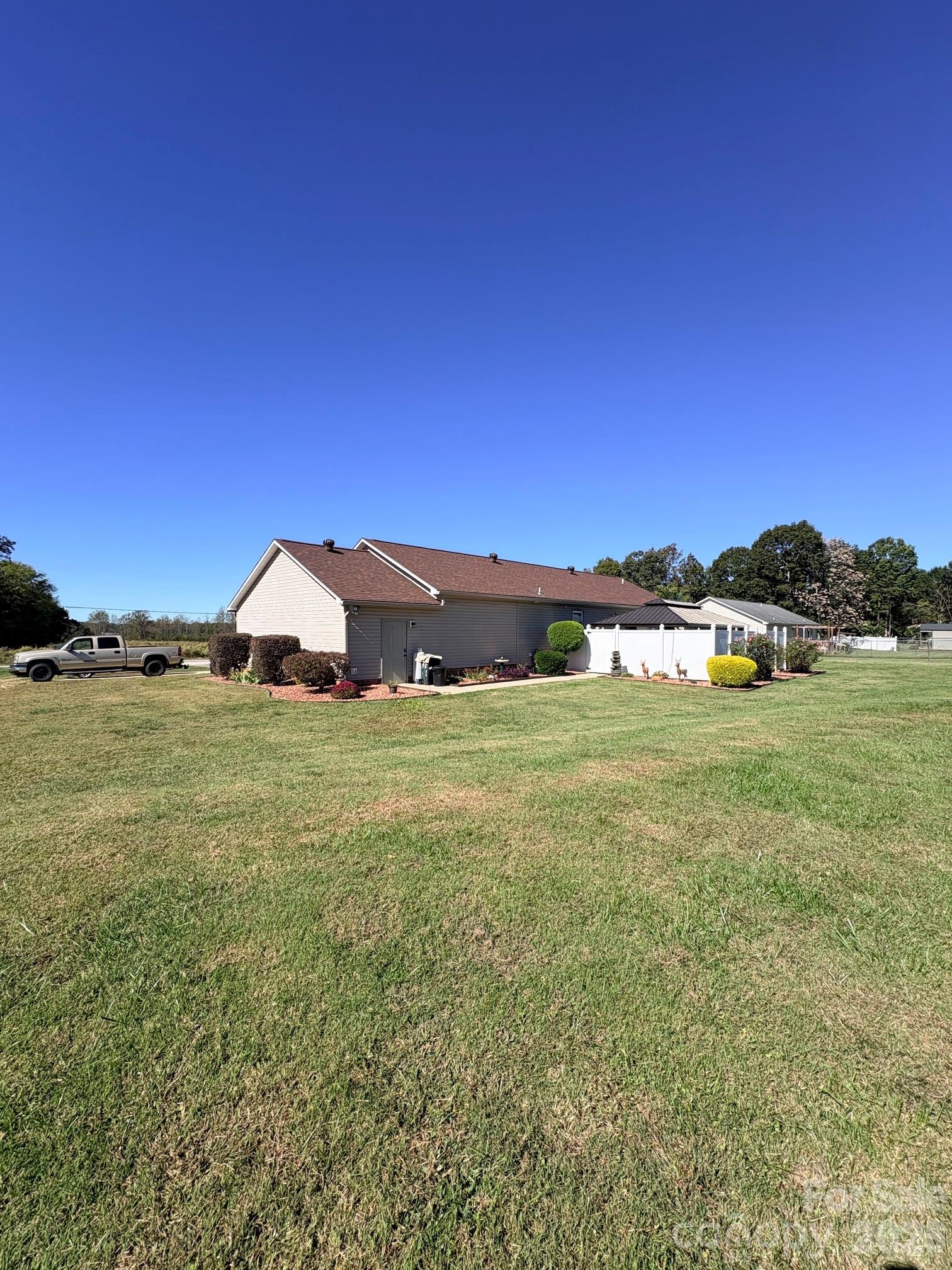 643 Shoal Road