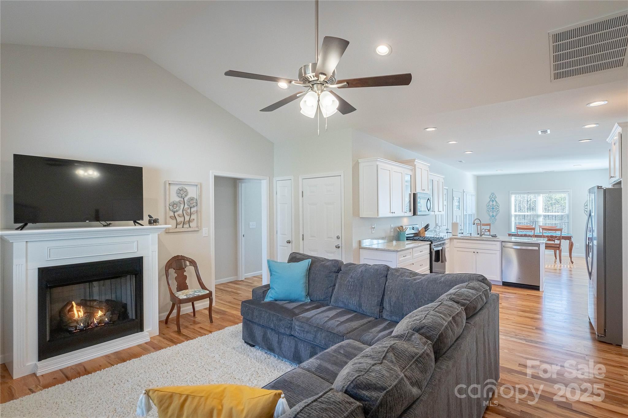 3039 Channel View Cove