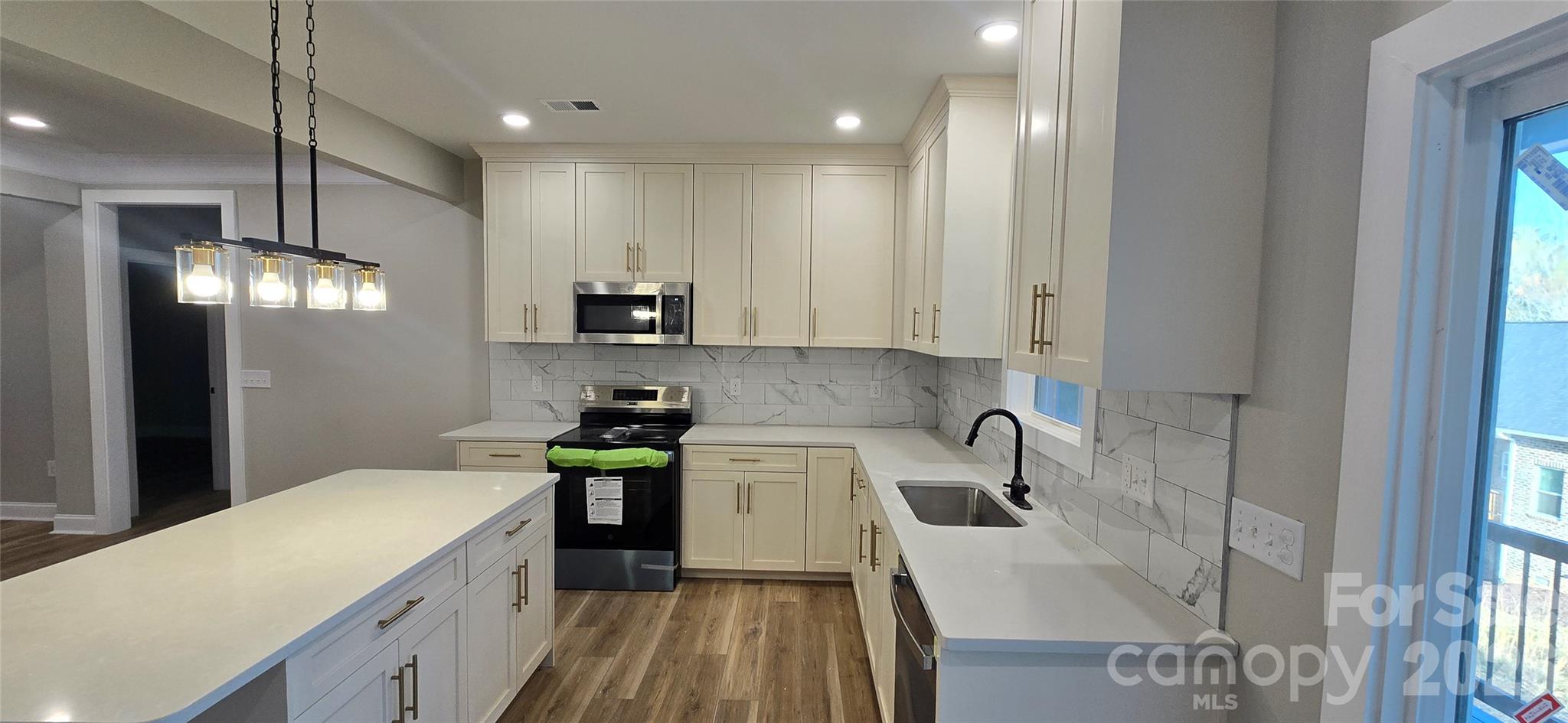 416 Whitmore Street SE