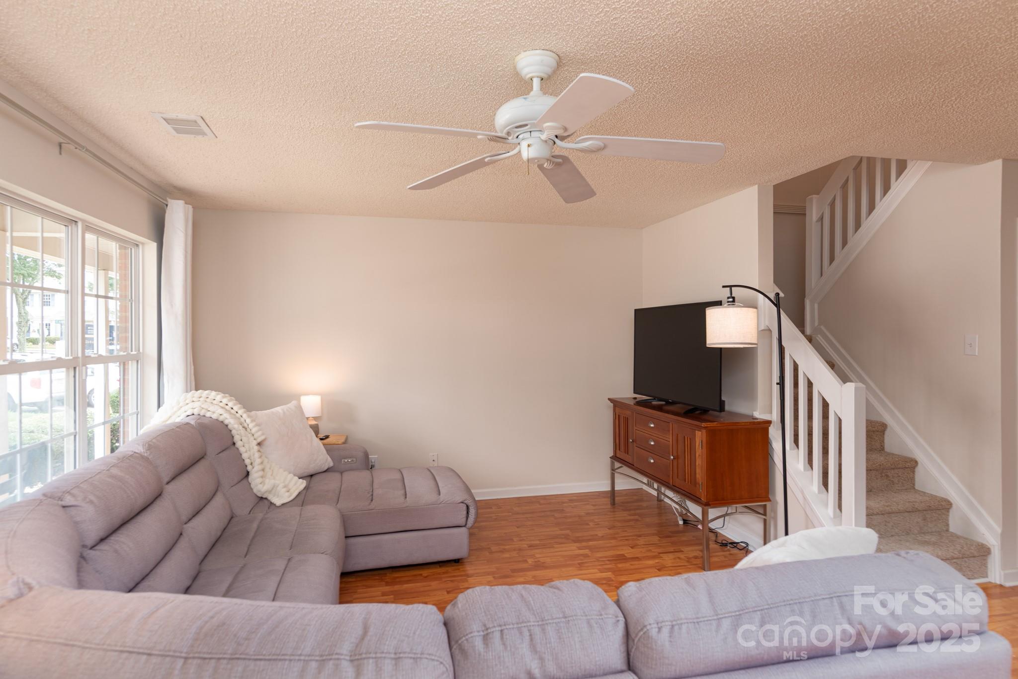 10548 English Setter Way