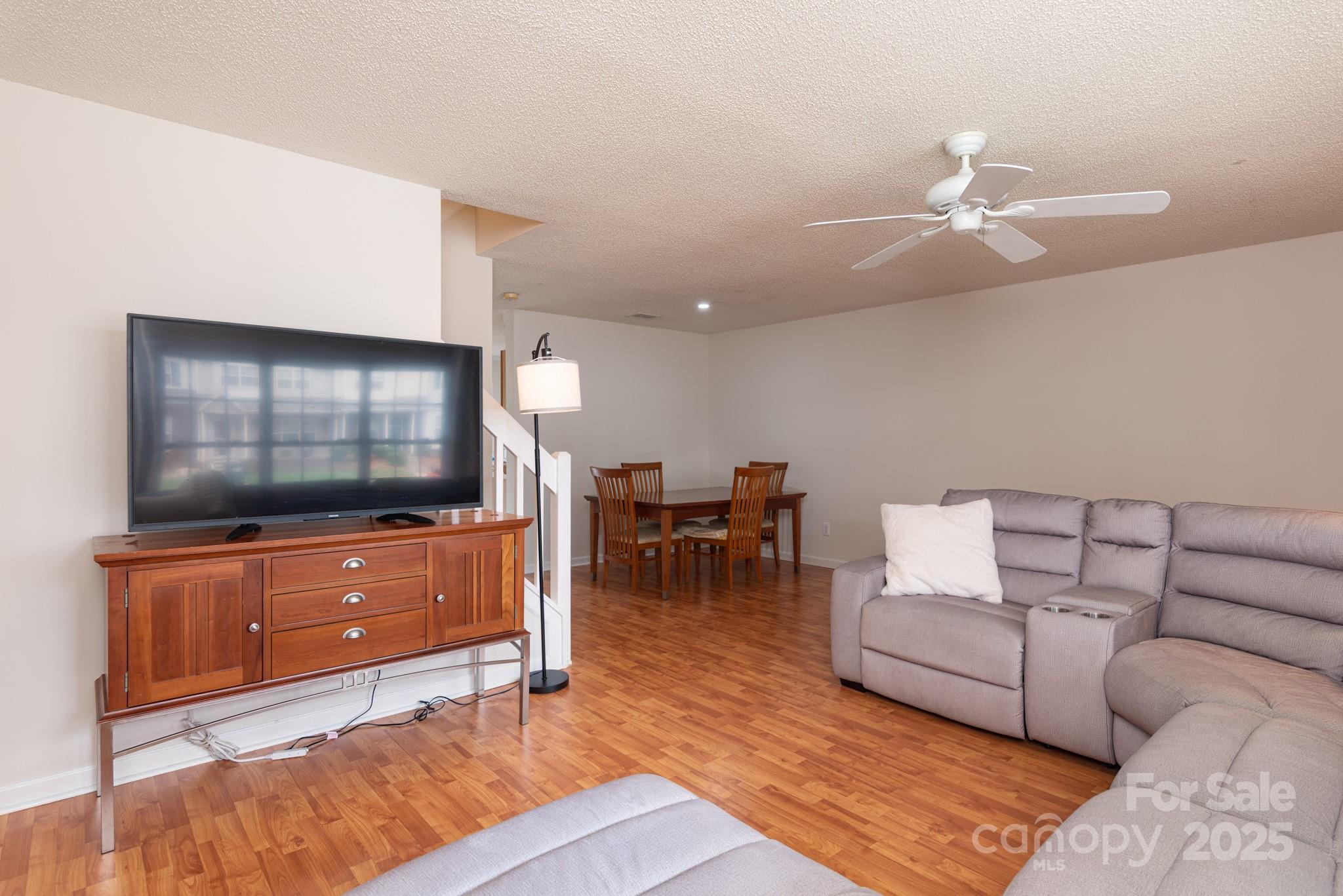 10548 English Setter Way