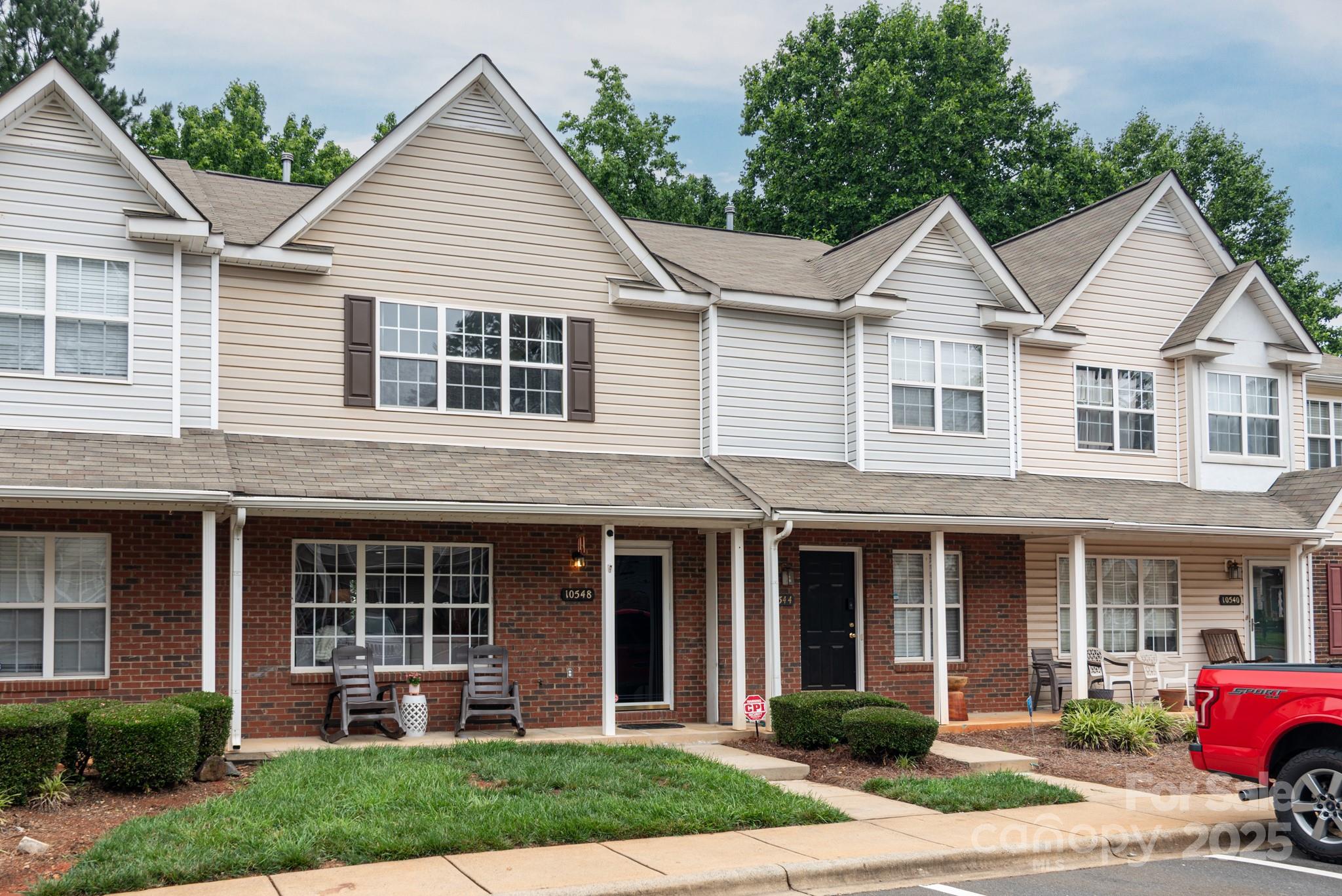 10548 English Setter Way