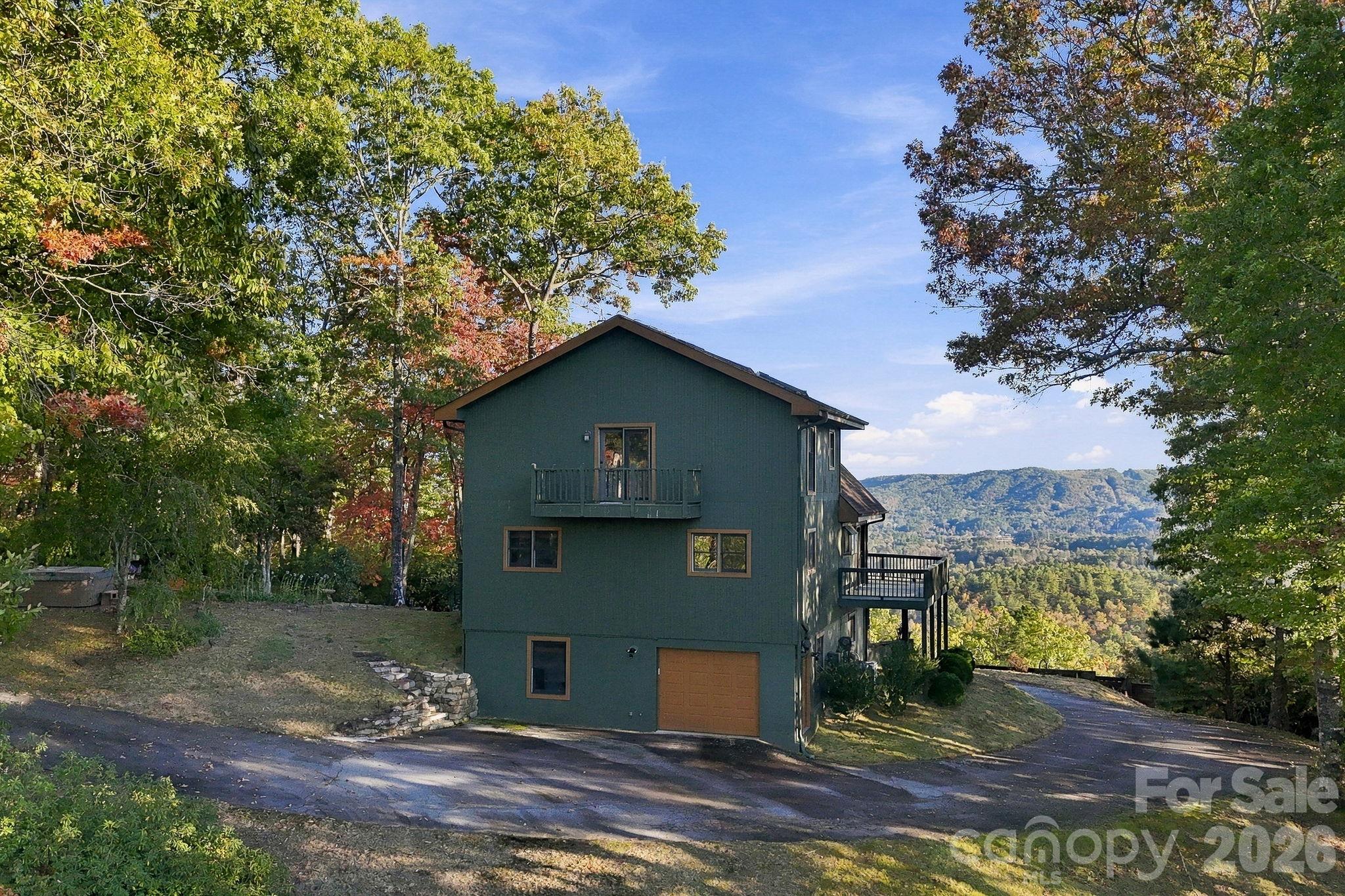 565 Ivy Lane