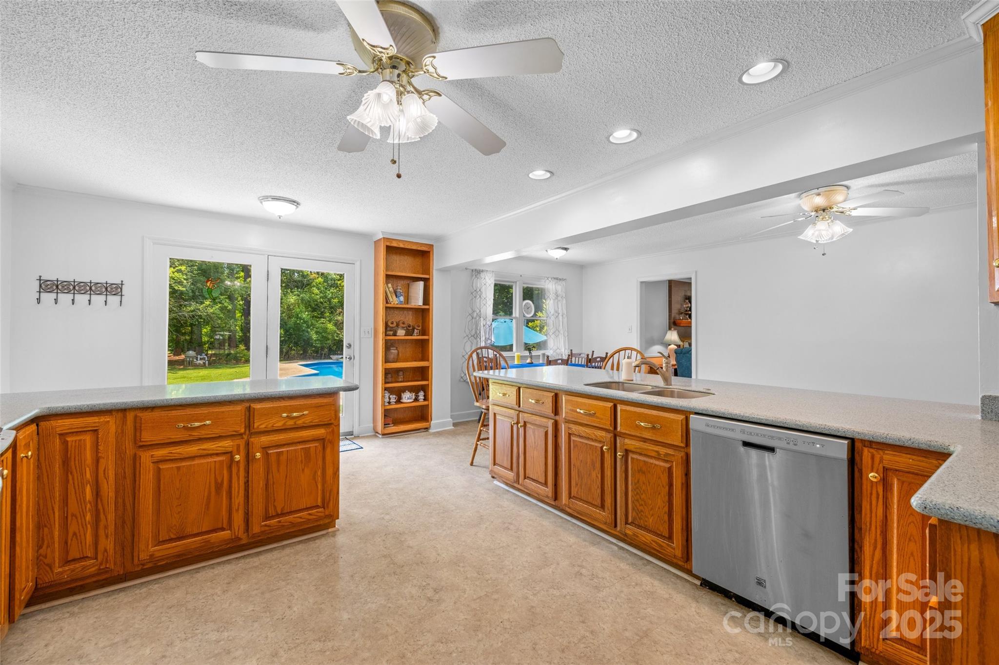 Meadow Lakes - Residential