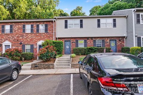 Photo of 2921 Heathstead Place, Charlotte, NC 28210 (MLS # 4392812)
