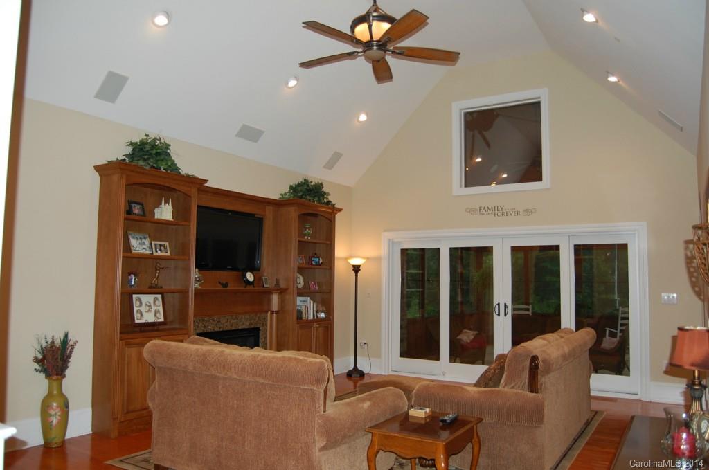 Pineleaf Acres - Residential