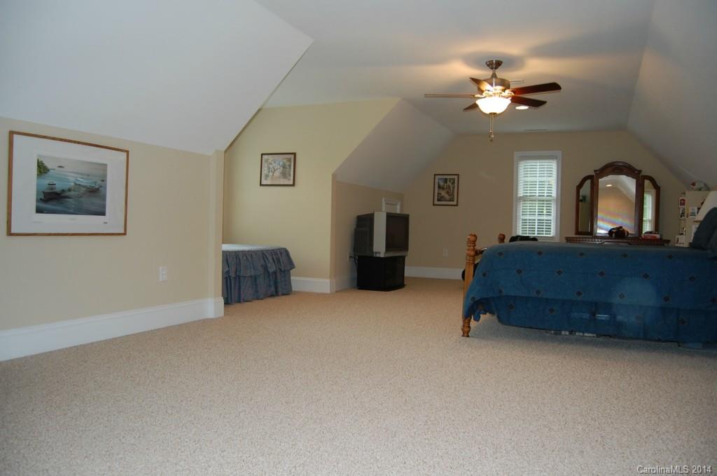 Pineleaf Acres - Residential