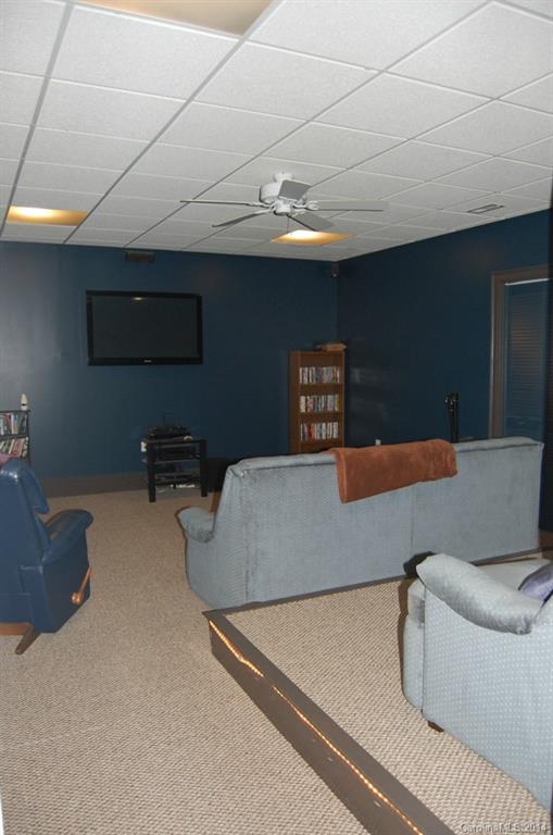 Pineleaf Acres - Residential