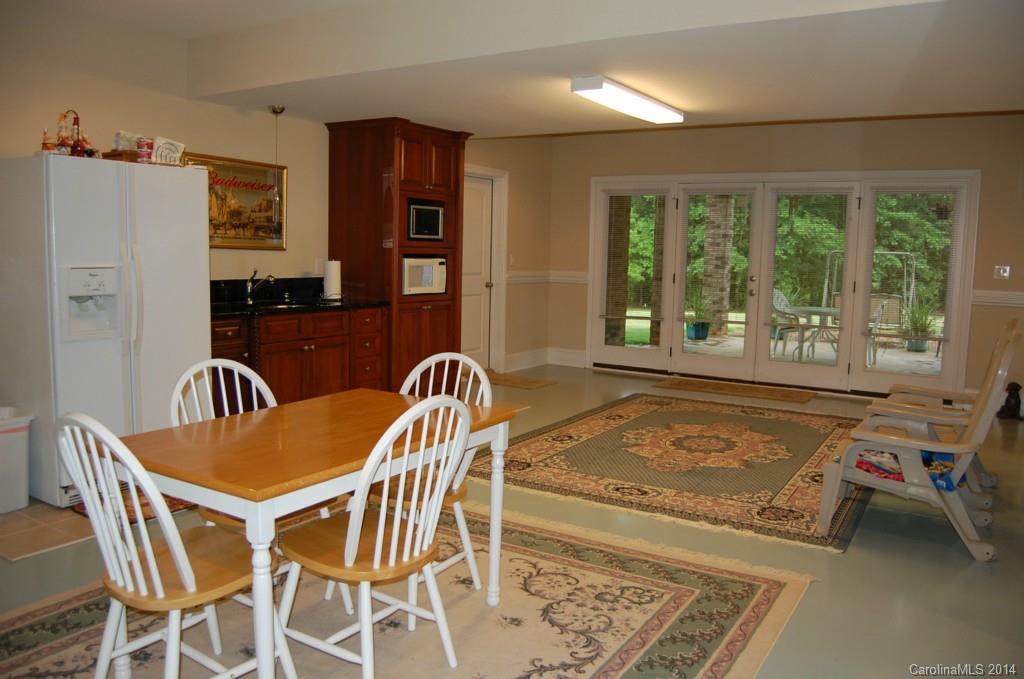 Pineleaf Acres - Residential