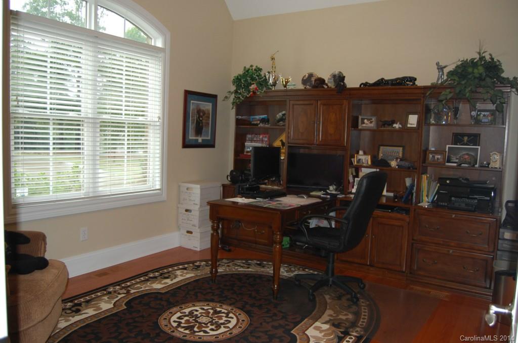 Pineleaf Acres - Residential