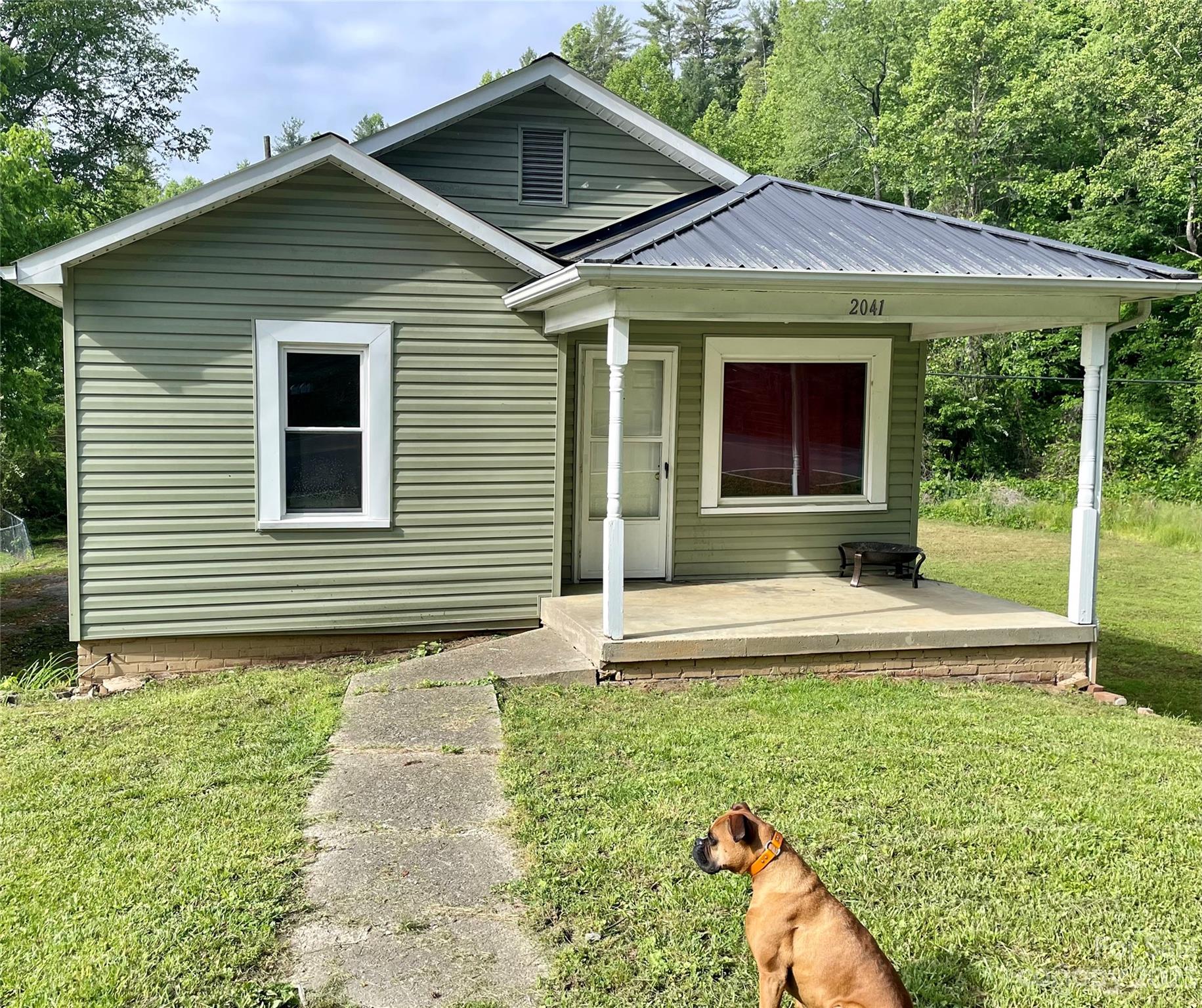Photo 1 of 16 — 2041 Valway Road NW, Lenoir, NC 28645