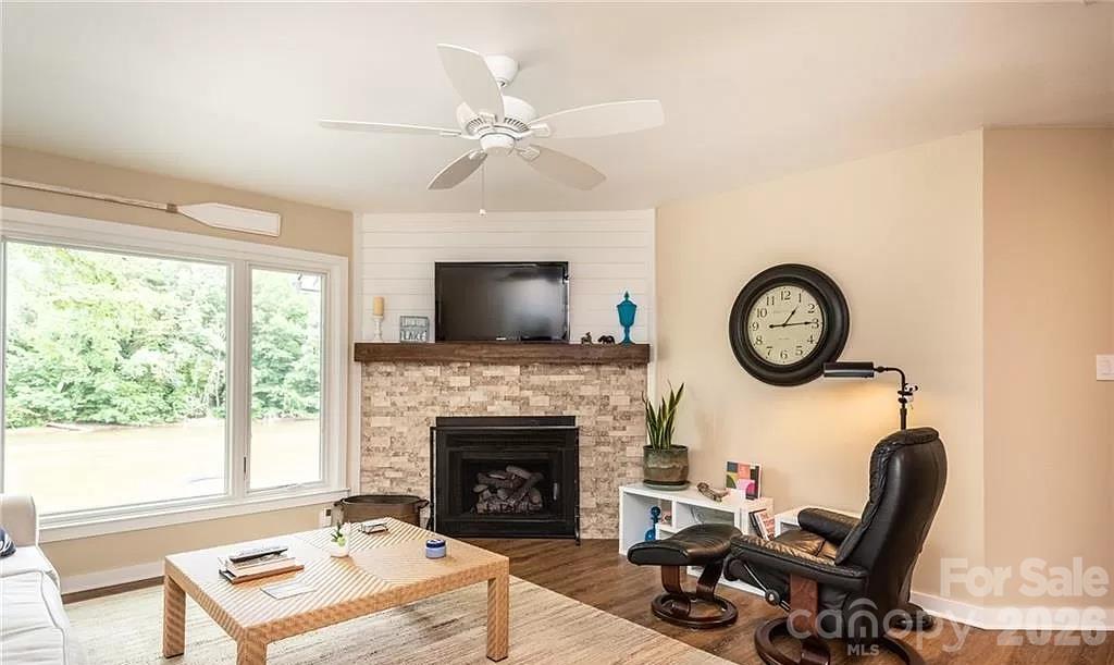 2200 6th Street NW 4