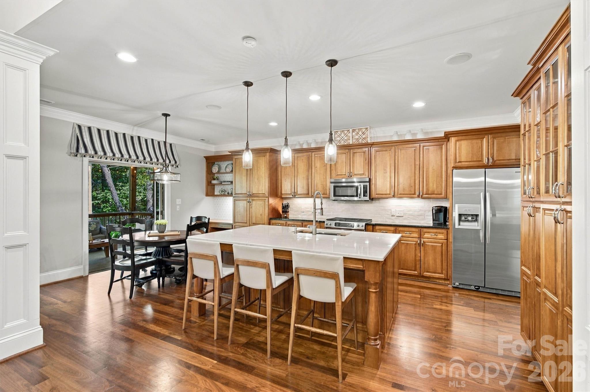 7365 Thornblade Court