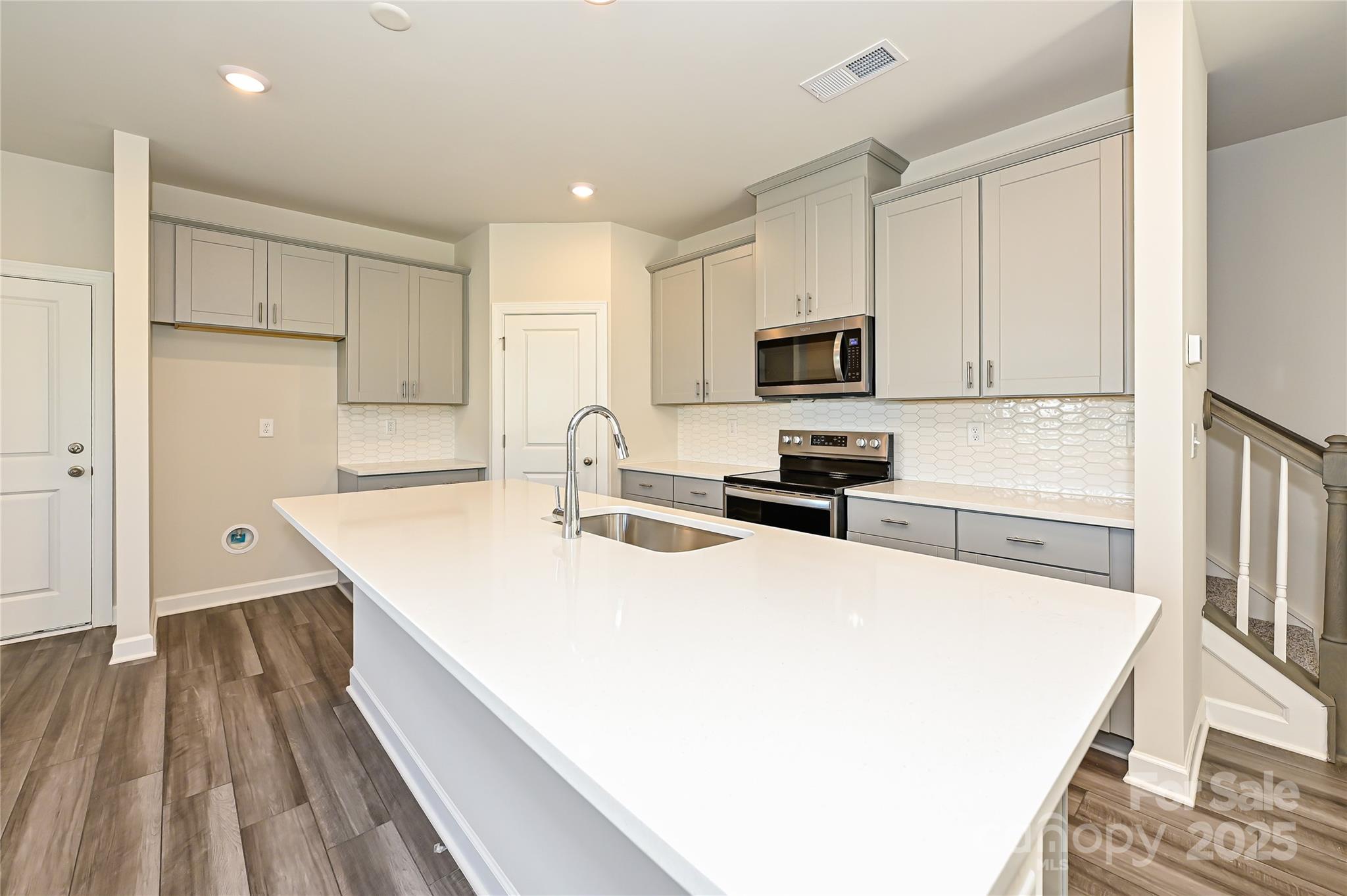 8041 Hidden Springs Trail