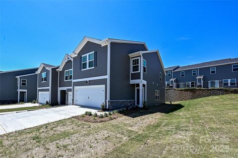 8041 Hidden Springs Trail Charlotte NC 28216