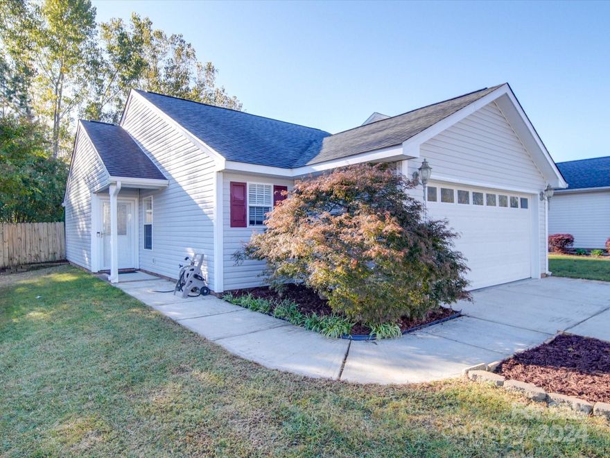 Welcome Home and NO HOA!  Great ranch in the Osprey Pointe neighborhood with 3 BR, 2 BA, 1201 SQ ft, 2 car garage.  Family room is spacious with vaulted ceiling that flows into the nice size kitchen with granite, tile backsplash, tile flooring. Master bedroom has walk-in closet.


Enjoy the patio in backyard that has lots of privacy, fenced with storage shed. Roof less than 10 years old, Furnace 2023, Water heater 2015.
SC Housing if you qualify is giving $8k down payment assistance.