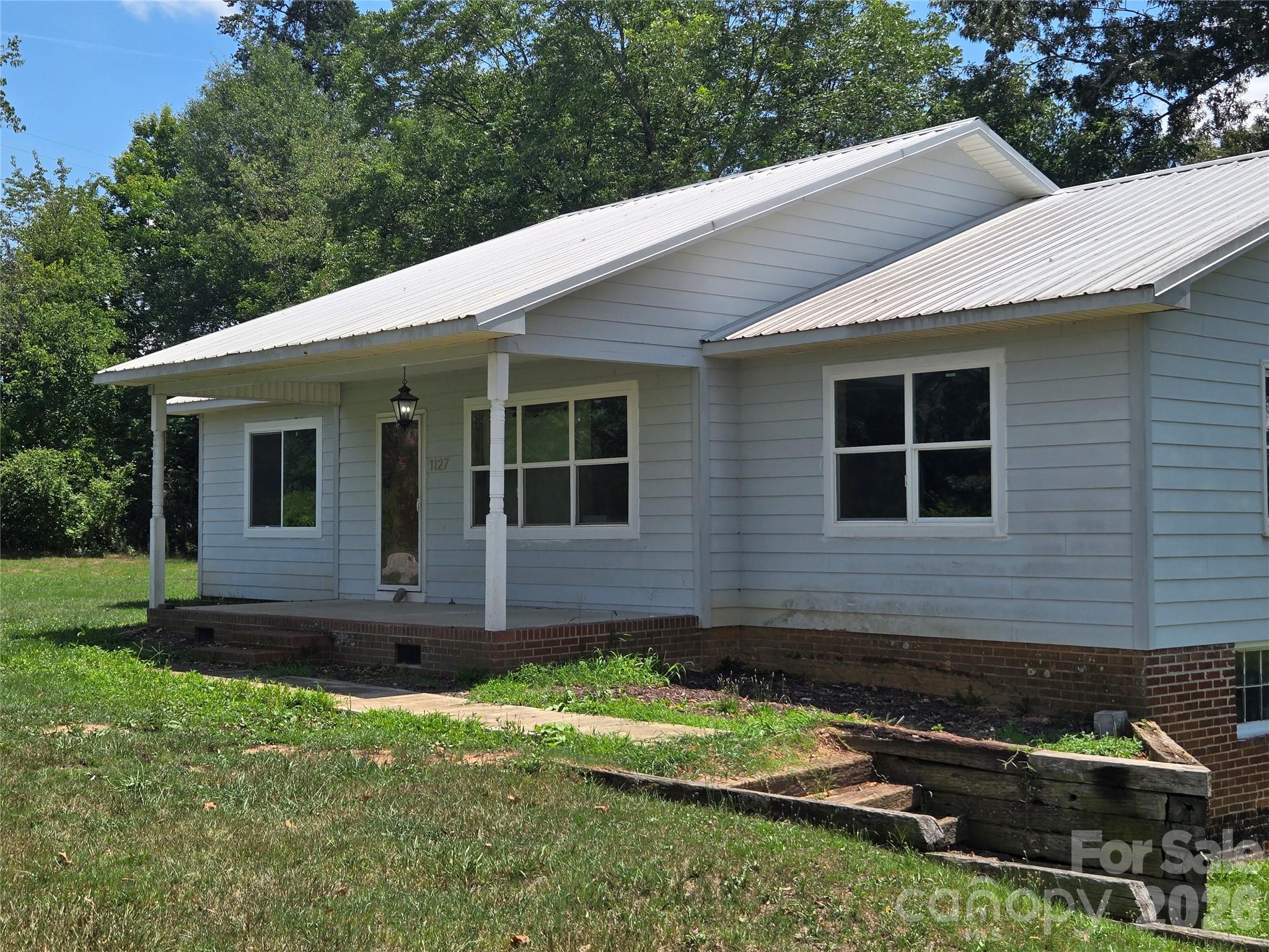 Photo 1 of 42 — 1127 N Mountain Street, Blacksburg, SC 29702