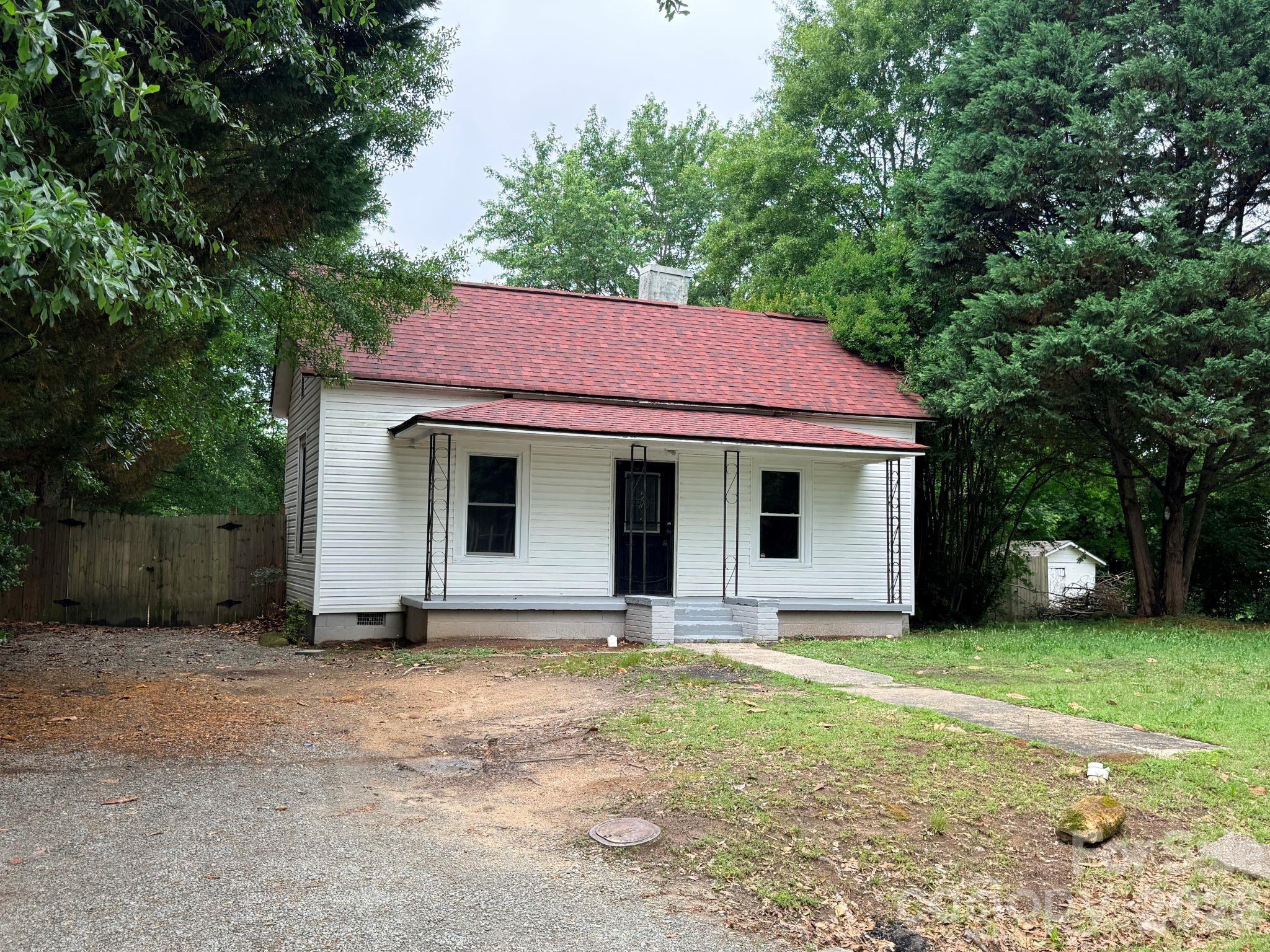 305 N Poplar Street