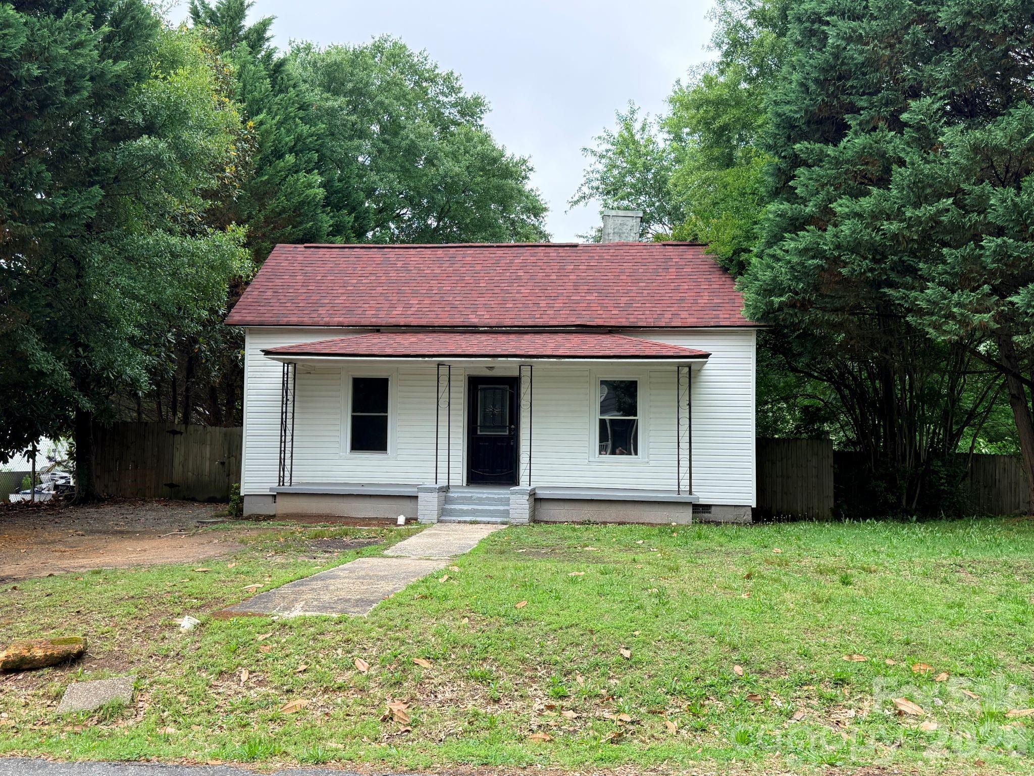 305 N Poplar Street