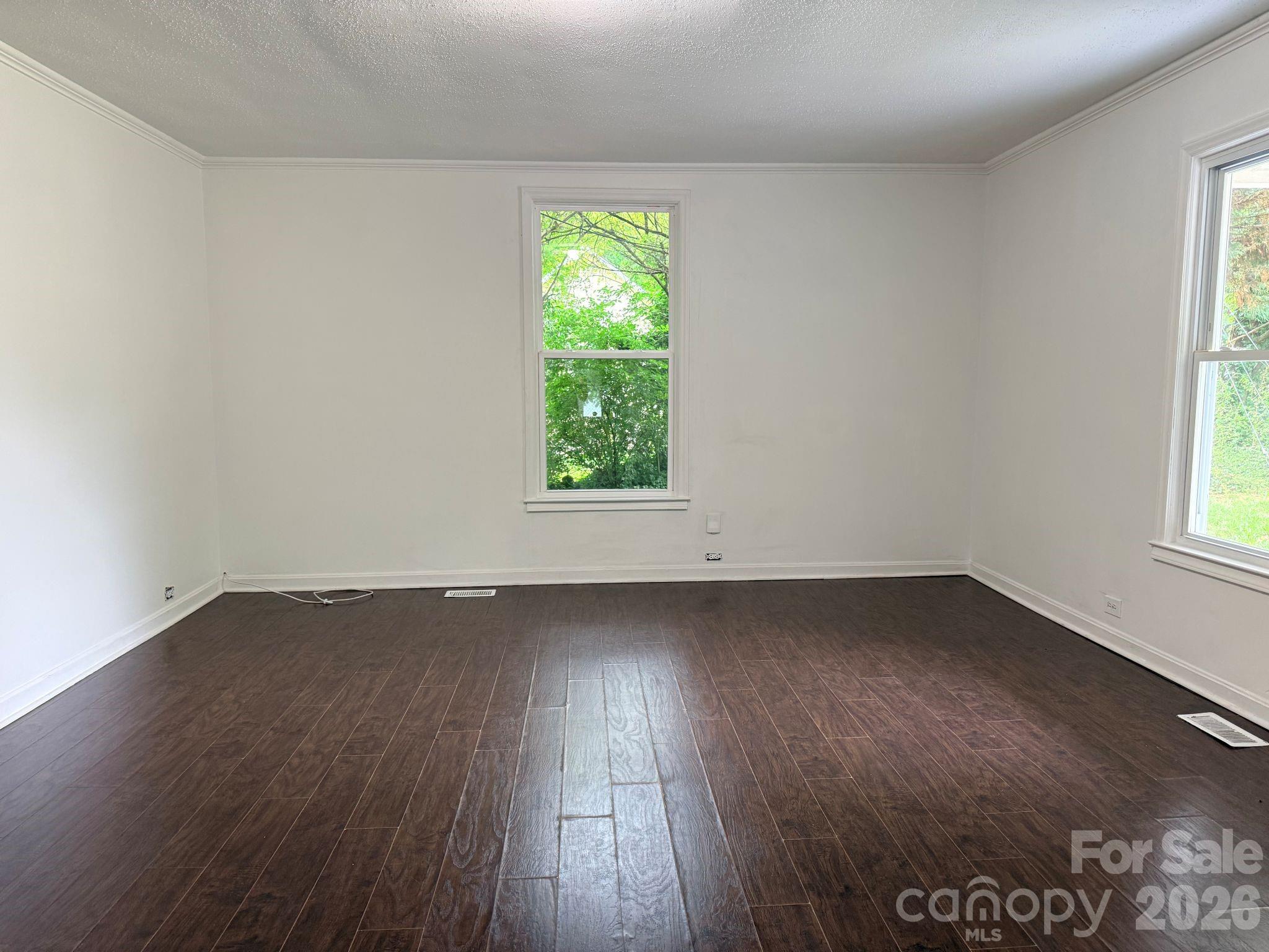 305 N Poplar Street