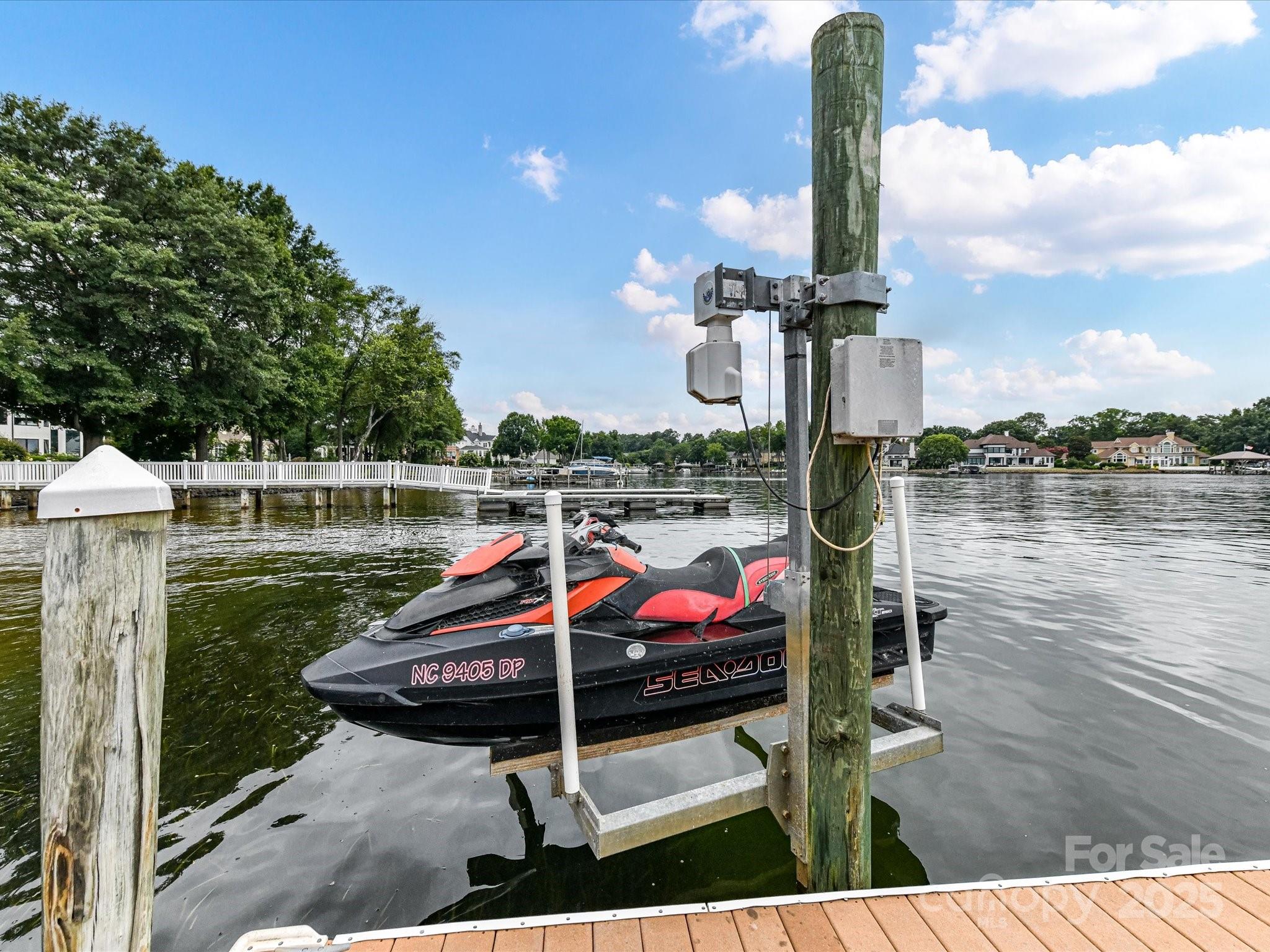 The Peninsula - Residential