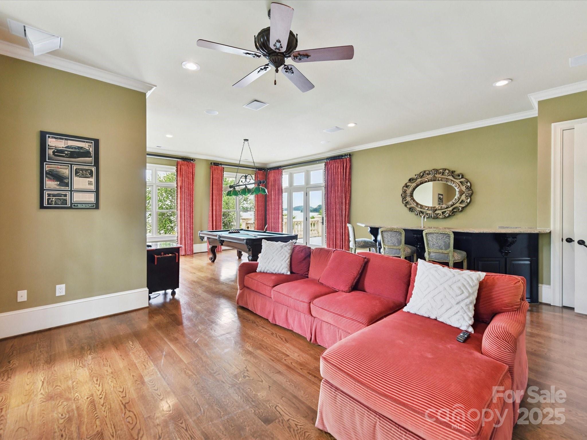 The Peninsula - Residential