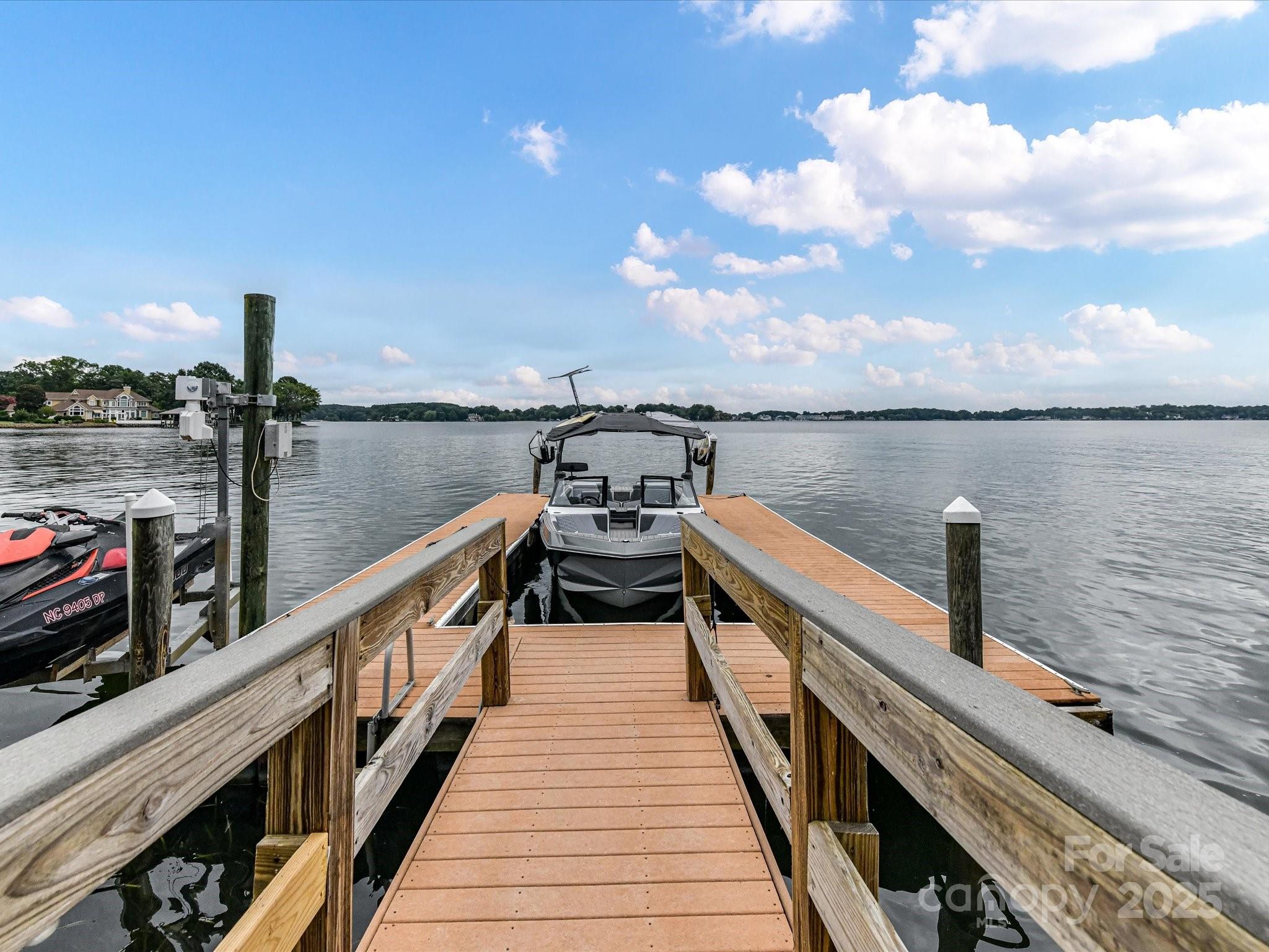 The Peninsula - Residential