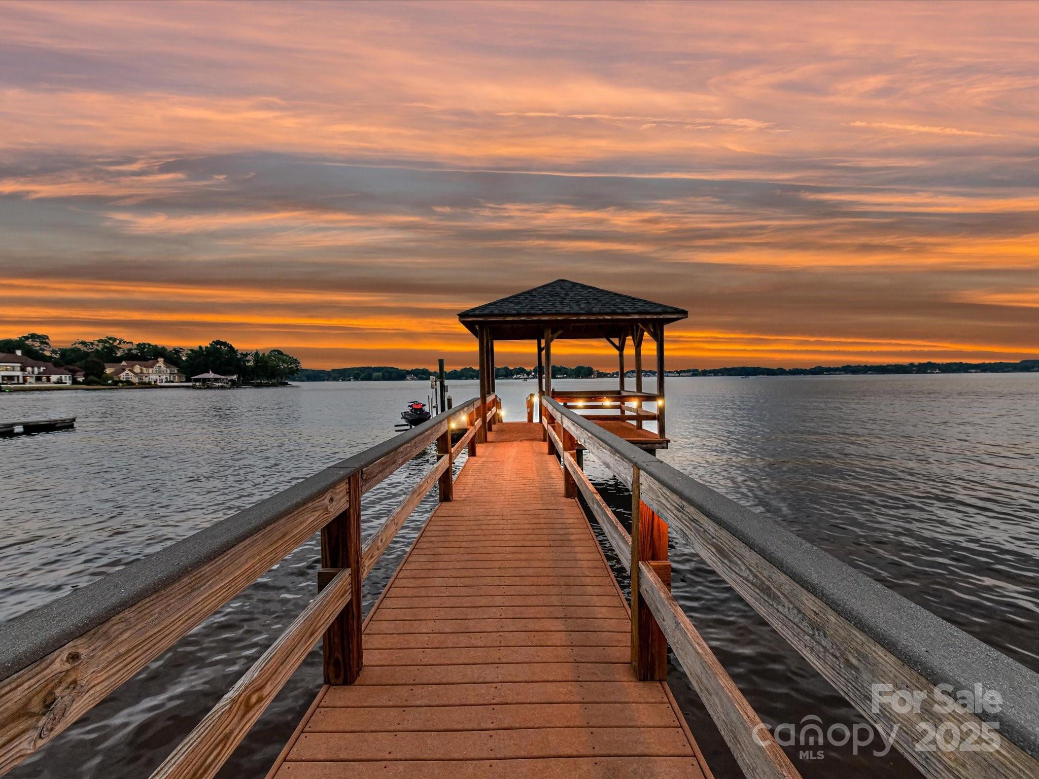 The Peninsula - Residential