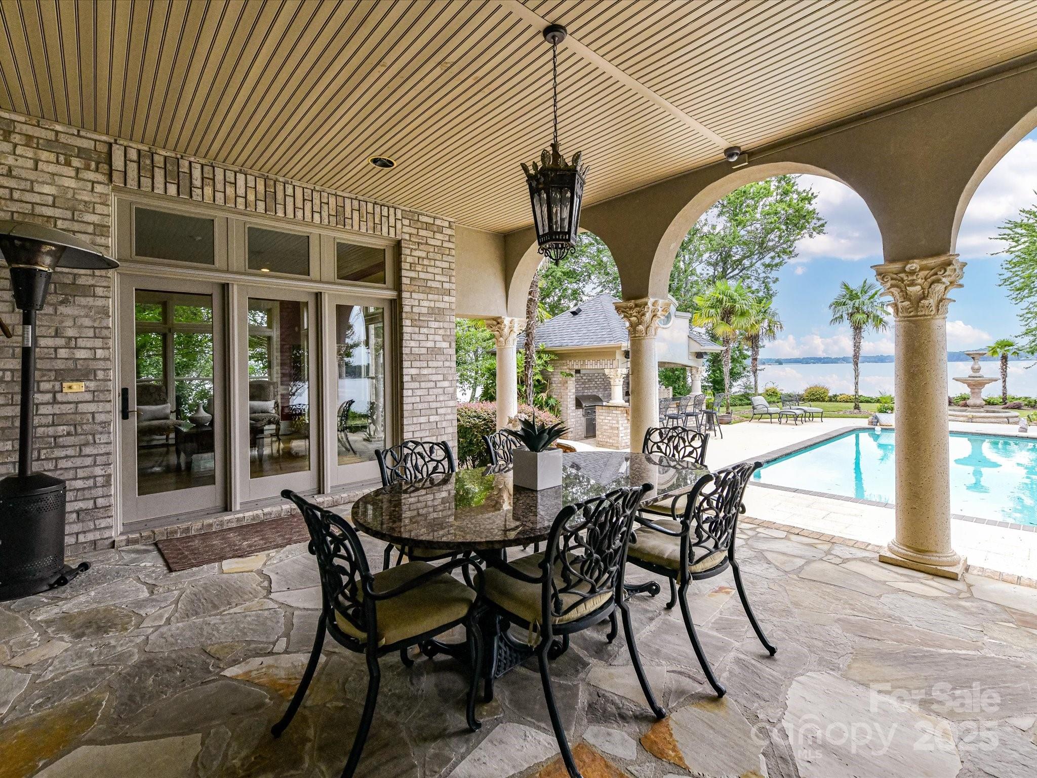 The Peninsula - Residential