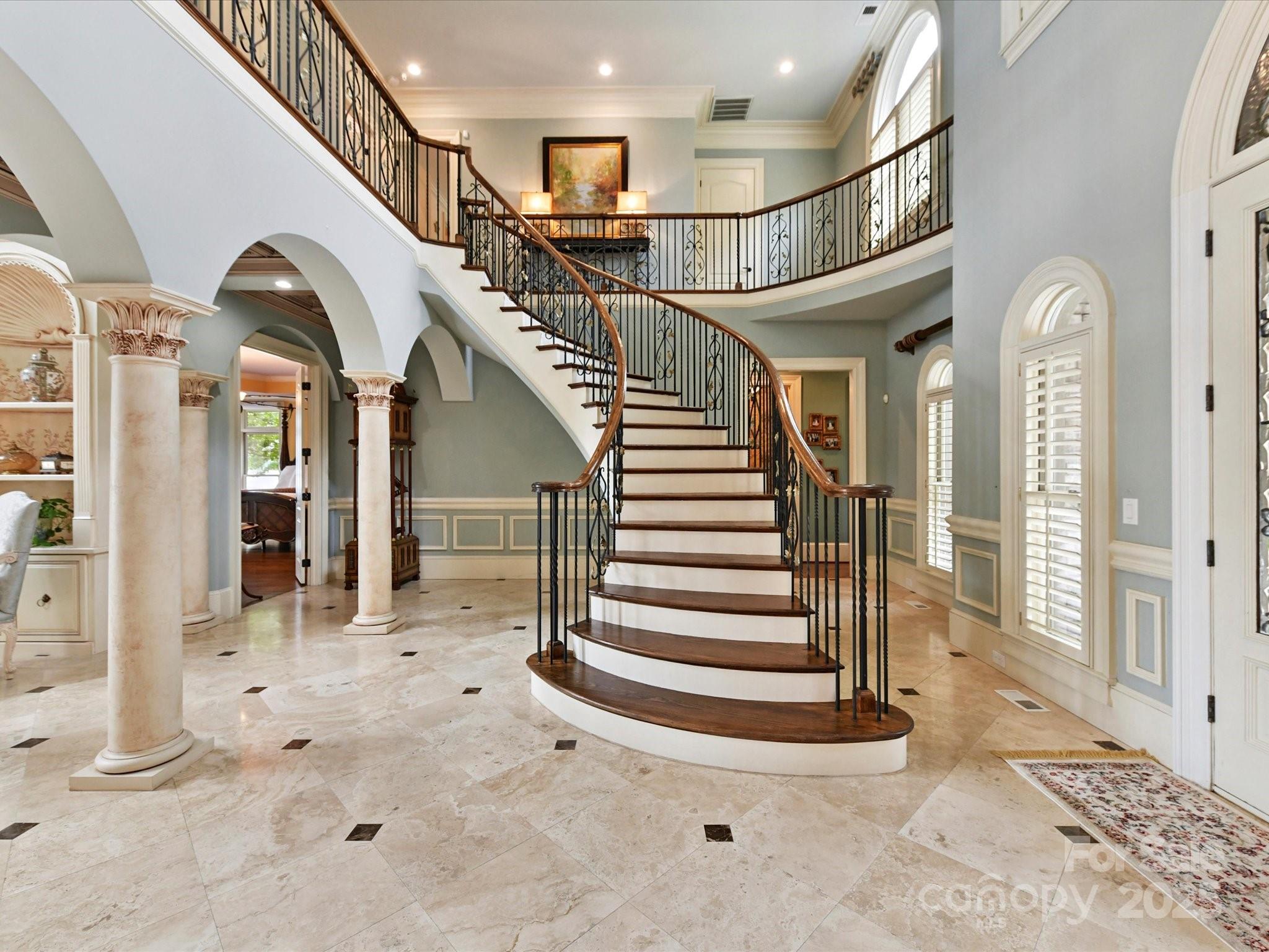 The Peninsula - Residential