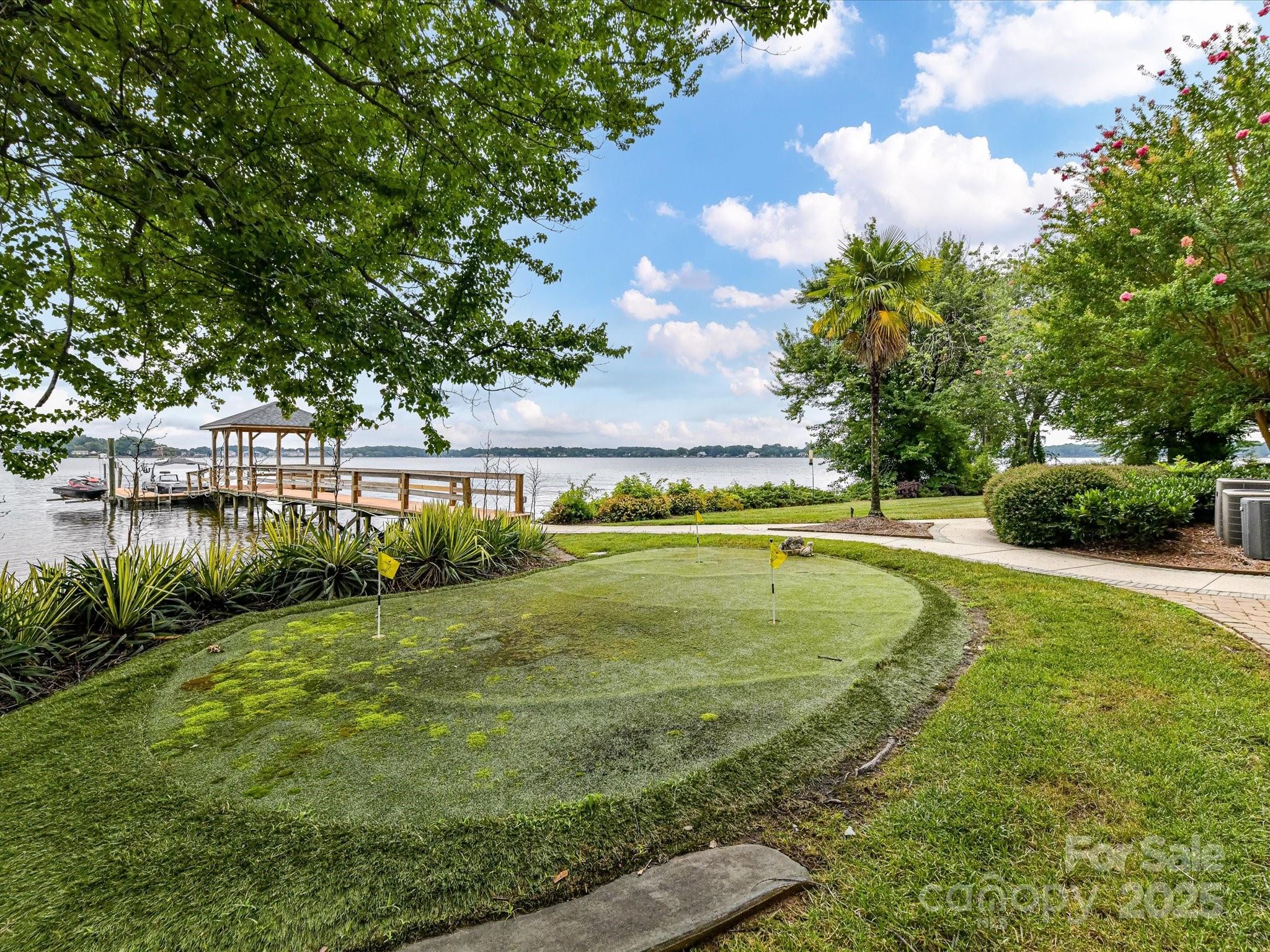 The Peninsula - Residential