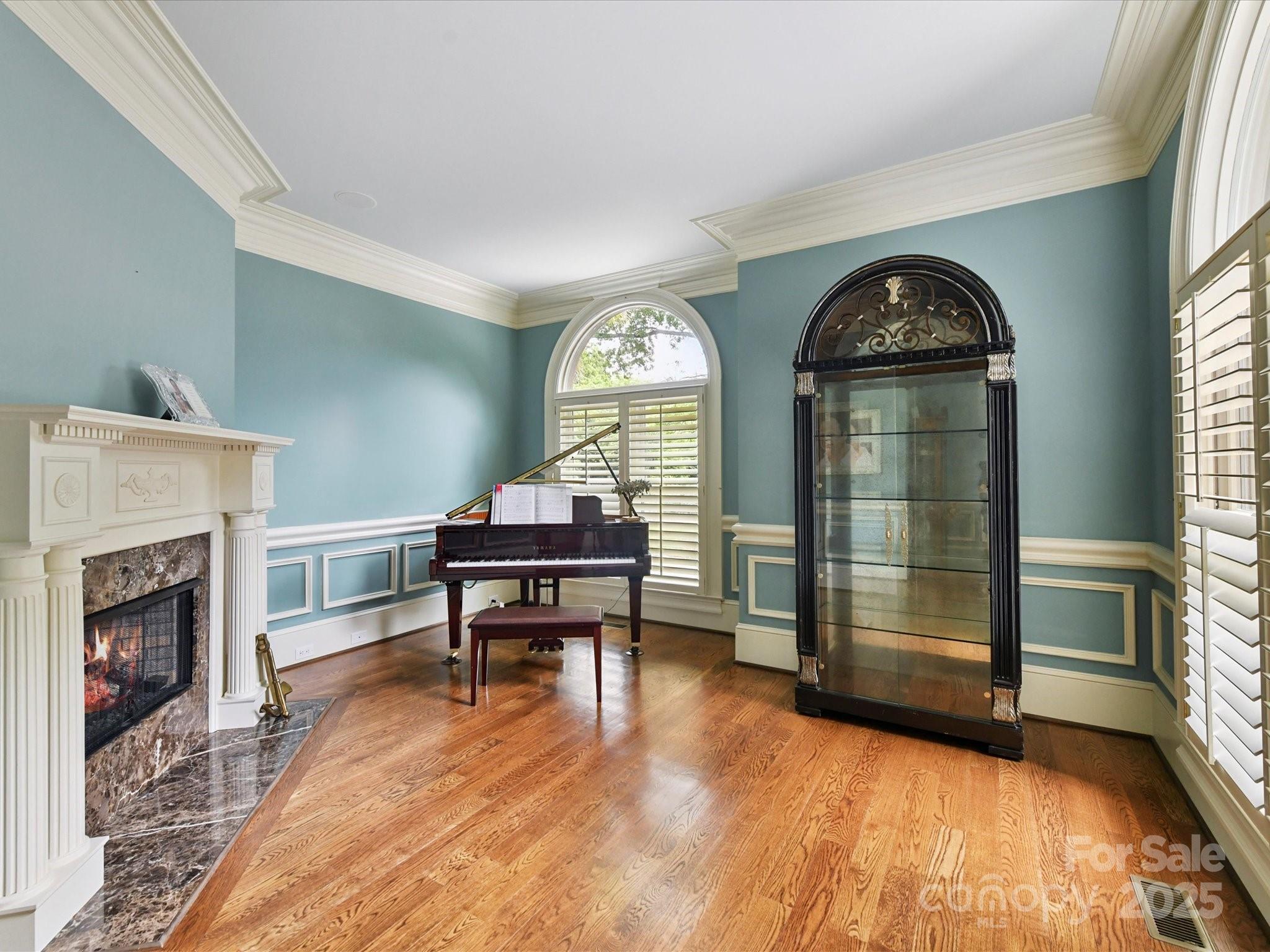 The Peninsula - Residential