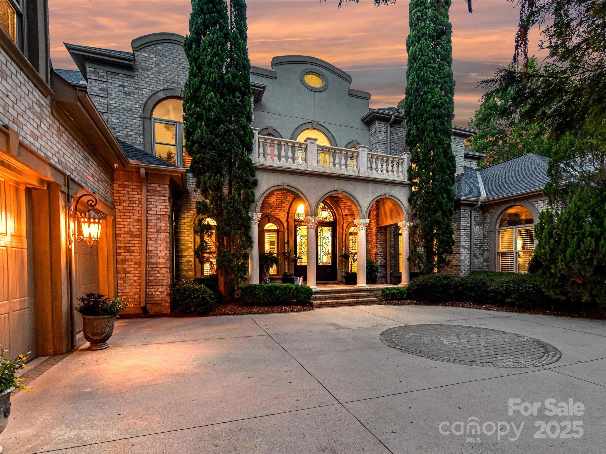 The Peninsula - Residential