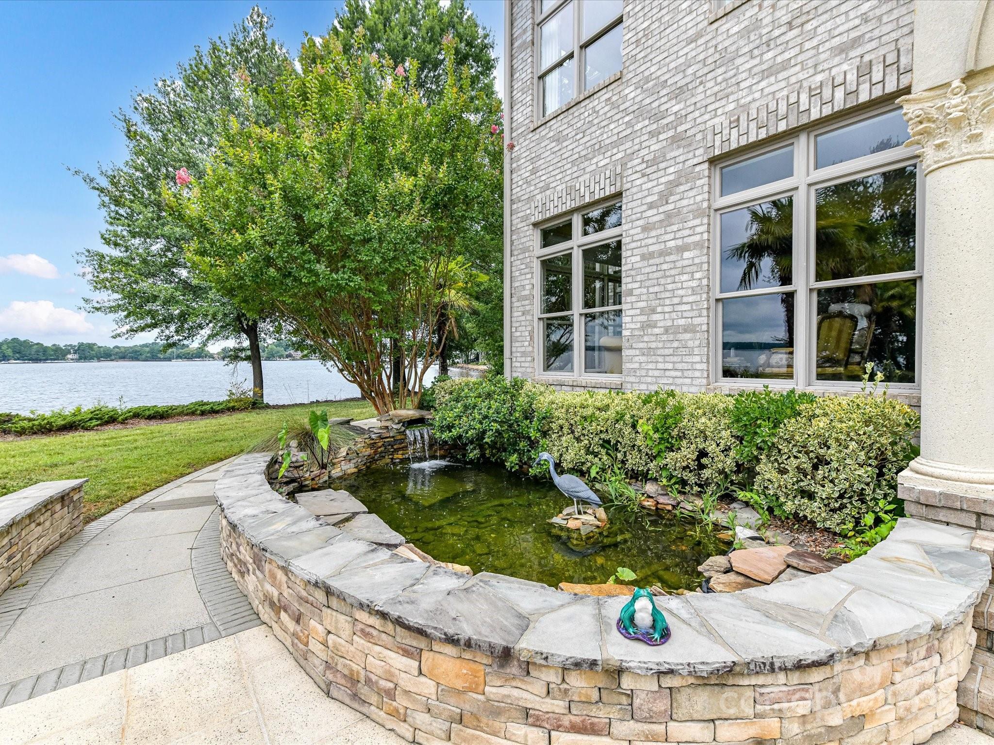 The Peninsula - Residential