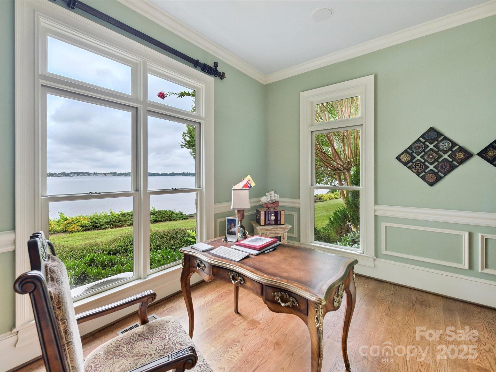 The Peninsula - Residential