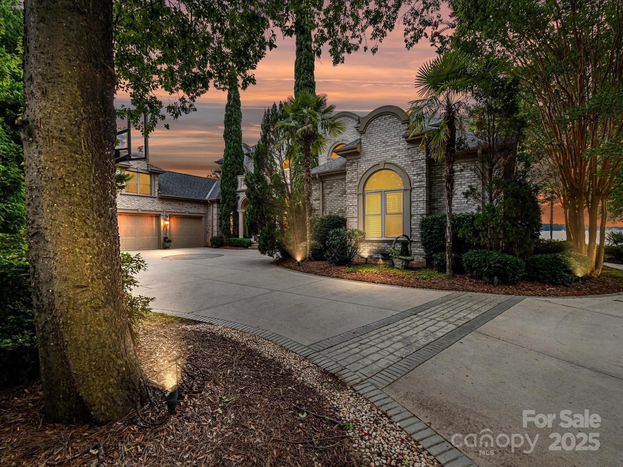 The Peninsula - Residential