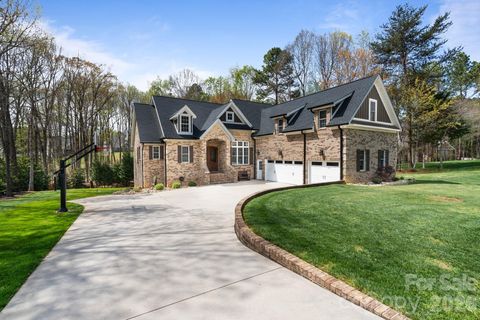 Photo of 188 Honeysuckle Creek Loop, Mooresville, NC 28117 (MLS # 4364005)