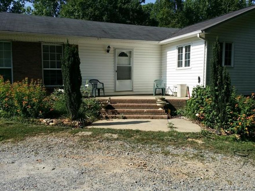 Awesome home with a huge open kitchen-family room, over sized deck, formal areas. 3 bedrooms & 2.5 bath located in a scheduled 1 acre lot. Don't miss the opportunity!! Call us to schedule an appointment!!