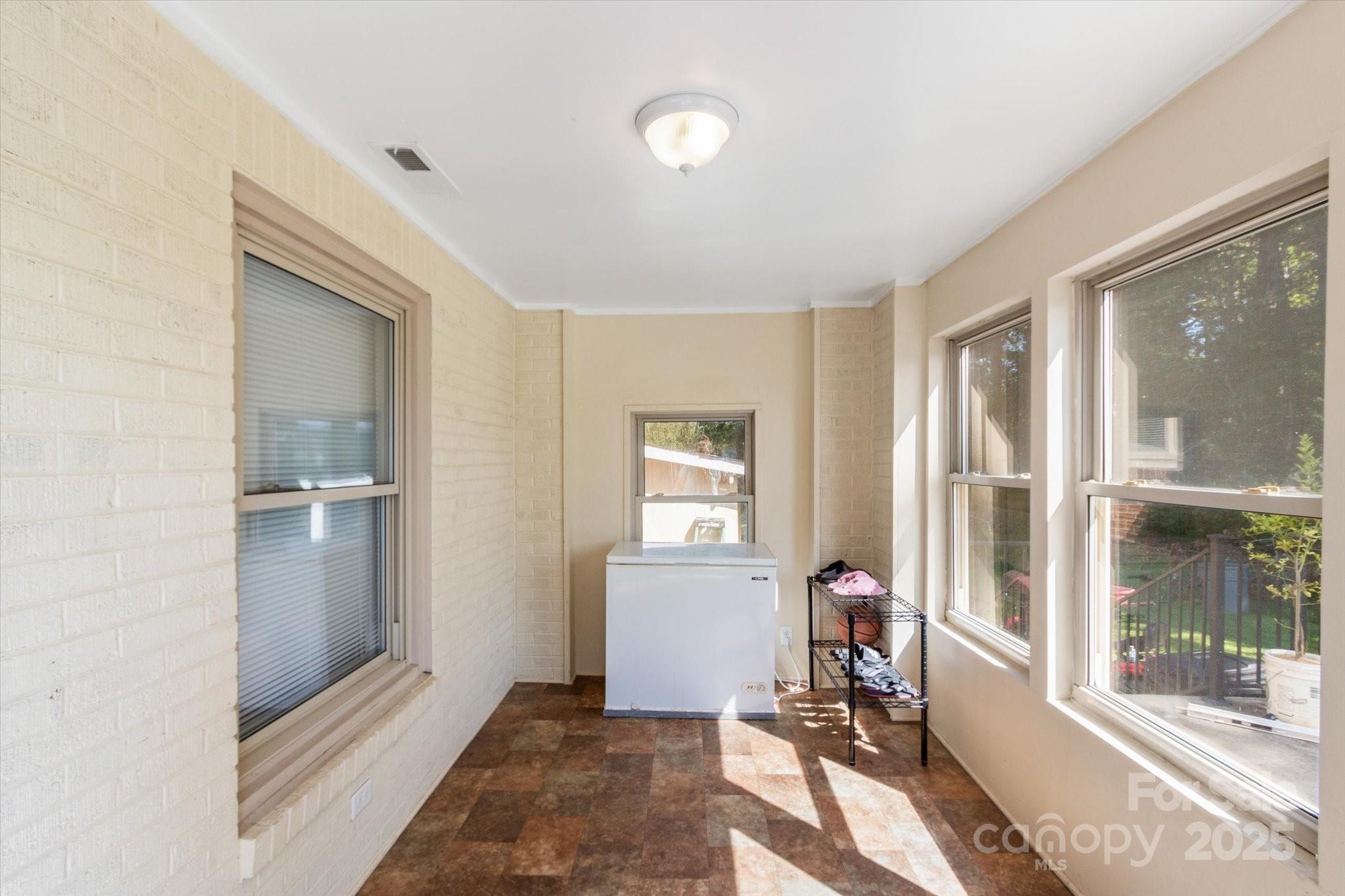 220 Laycock Road