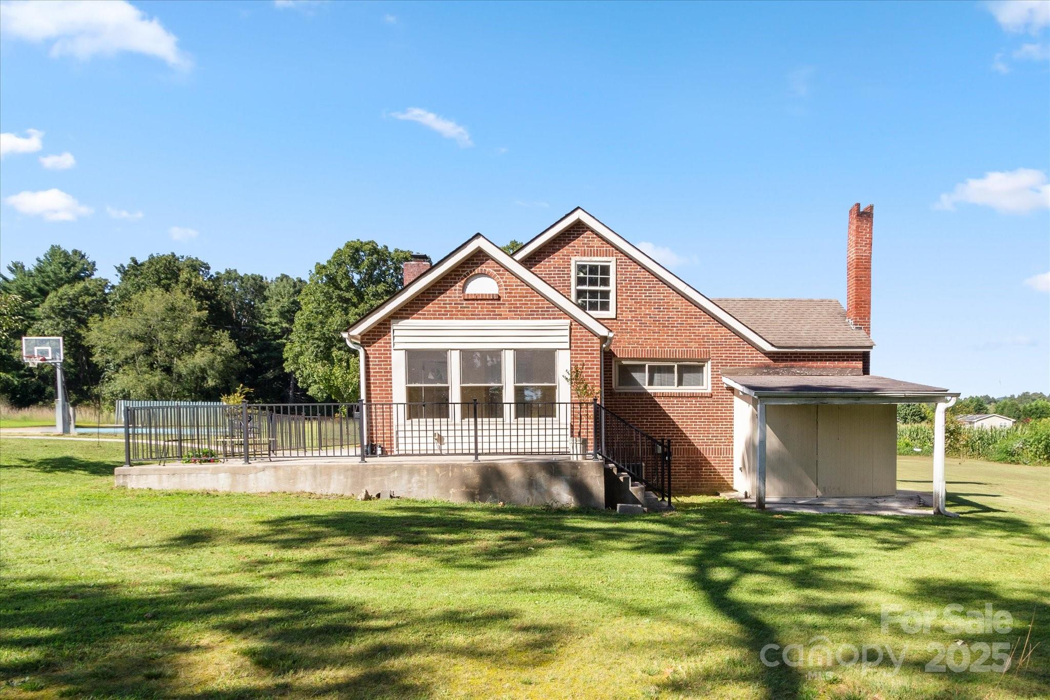 220 Laycock Road