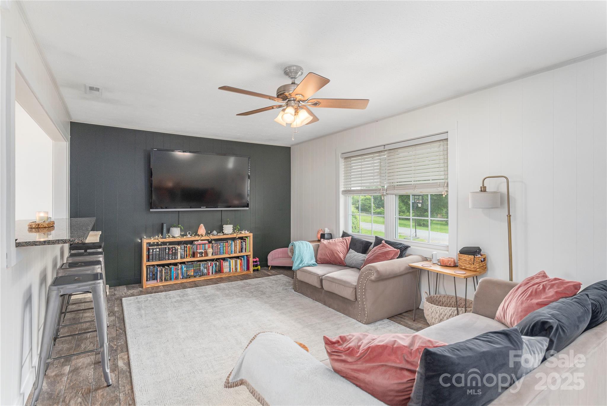 109 E Broadleaf Drive 78