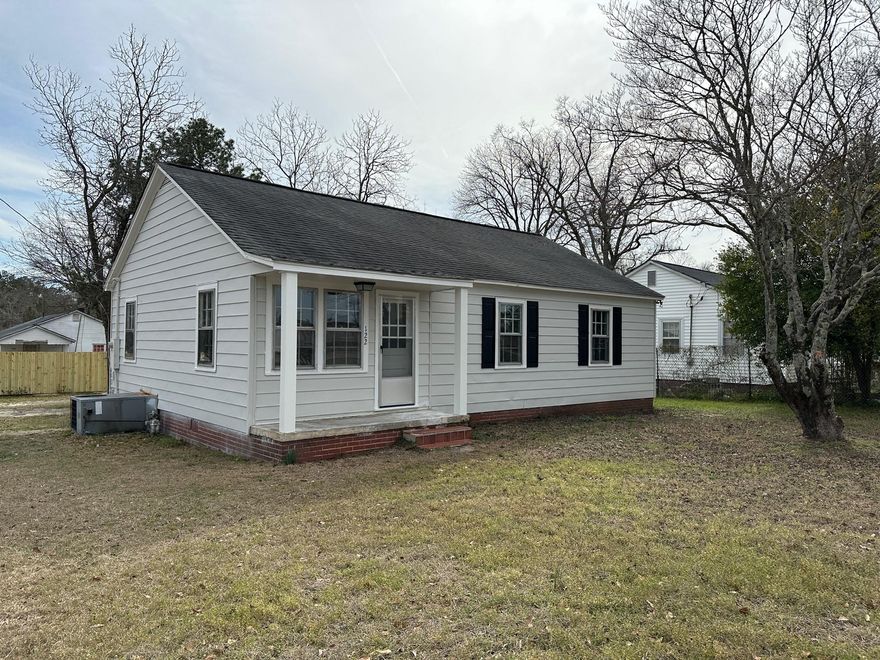 Cute, 3 bedr., 2 bath, 1064 sq. ft. home, on a corner lot, within town limits of Kershaw & walking distance to town. Home has been totally renovated, painted, new appliances, carport attached.  This one won't last long.